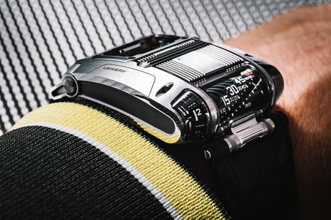 跳脫框架的前衛新觸感 URWERK UR-111C滾筒上鍊新設計