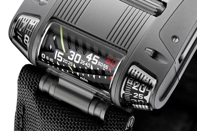 滾軸概念全新應用 URWERK UR-111C
