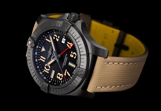 百年靈Avenger Automatic GMT 45 Night Mission復仇者世界時夜間任務自動腕錶