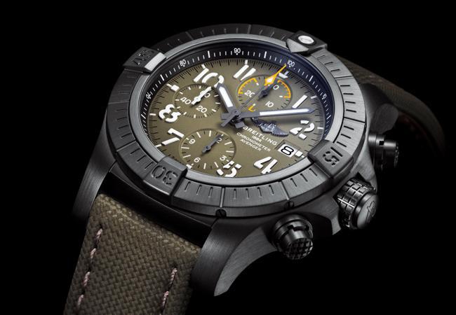 百年靈Avenger Chronograph 45 Night Mission復仇者夜間任務計時腕錶
