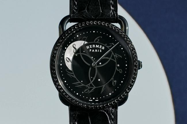 共賞弦月 愛馬仕Arceau Ronde des heures時光迴旋腕錶