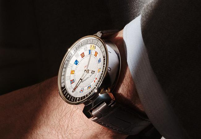 路易威登Tambour Moon Dual Time Silver 