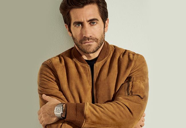好萊塢影星傑克葛倫霍（Jake Gyllenhaal）是卡地亞的全球形象大使，帥氣演繹Santos de Cartier腕錶。