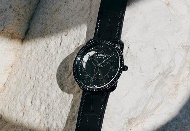 充滿新意的浪漫顯時 HERMÈS Arceau Ronde des Heures 時光迴旋腕錶