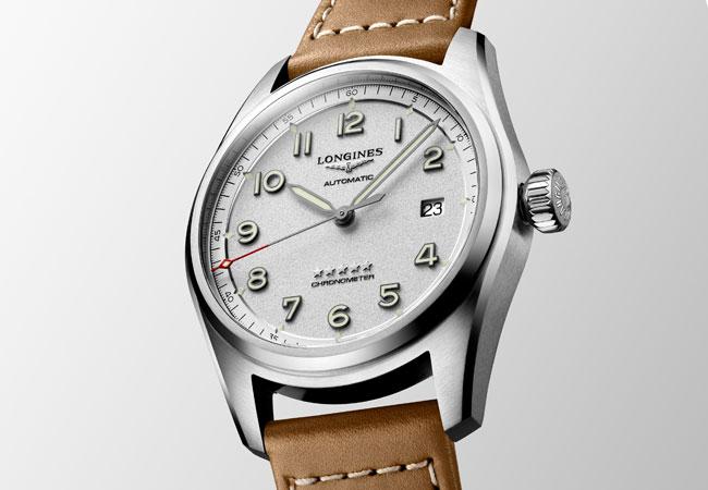 LONGINES浪琴表Spirit先行者系列大三針含日期顯示腕錶。型號：L3.811.4.73.2