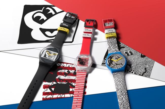 DISNEY MICKEY MOUSE X KEITH HARING COLLECTION BY SWATCH腕錶系列於全台門市與Swatch官方購物2021年1月7日正式上市，米奇控手刀準備開搶。