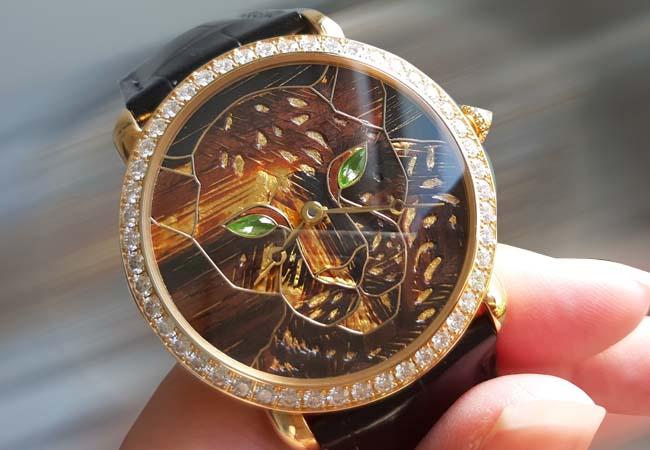 一刀一鑿刻繪自然 CARTIER Ronde Louis Cartier 金箔細木鑲嵌腕錶