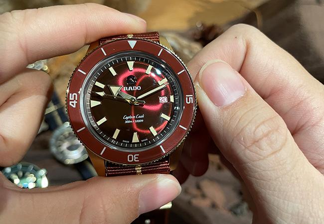 RADO 庫克船長300米青銅自動腕錶鋼鐵紅限定版