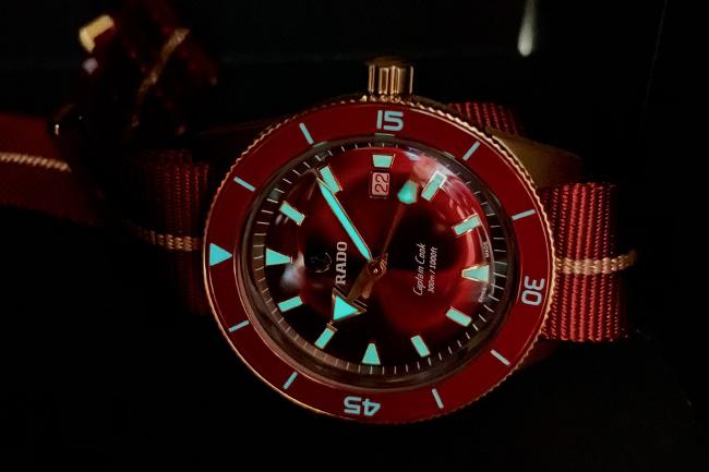 RADO 庫克船長300米青銅自動腕錶鋼鐵紅限定版