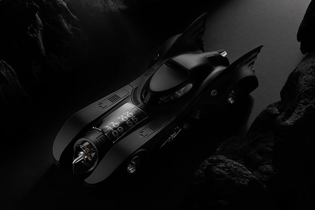 KROSS STUDIO與華納兄弟合作  推出收藏級蝙蝠俠1989 Batmobile座鐘