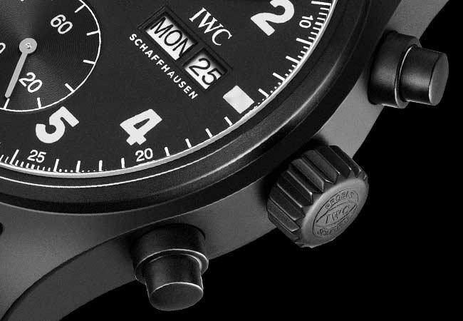 IWC萬國錶飛行員腕錶BLACK FLIEGER致敬3705特別版，型號：IW387905