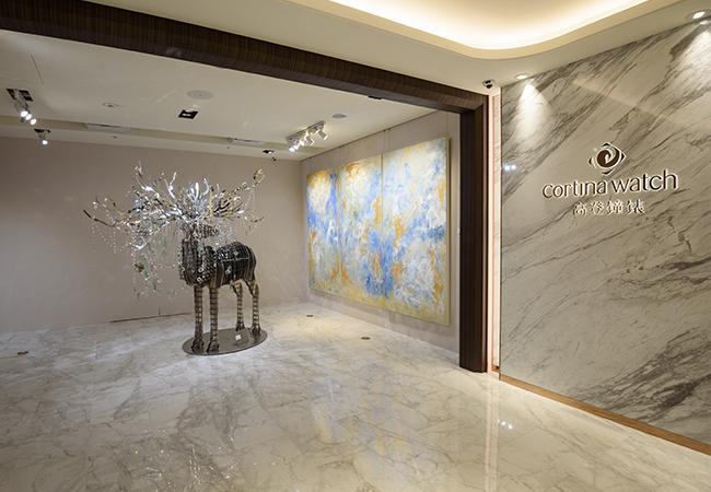  高登鐘錶台北老爺形象店藝術展區。