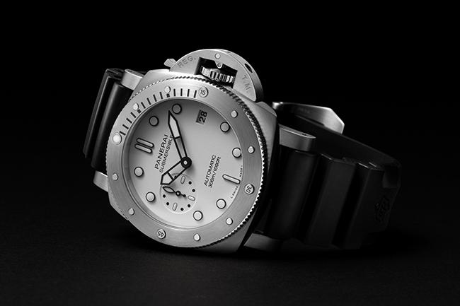 沛納海42mm Submersible PAM001223