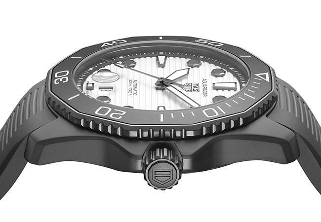 泰格豪雅TAG Heuer Aquaracer Professional 300米Night Diver夜潛者腕錶 