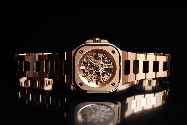 BELL & ROSS BR05鏤空玫瑰金腕錶 奢華的腕上黃金