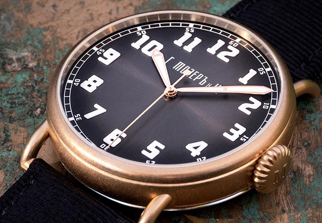 亨利慕時H. Moser & Cie.傳承者“Since 1828”青銅腕錶
