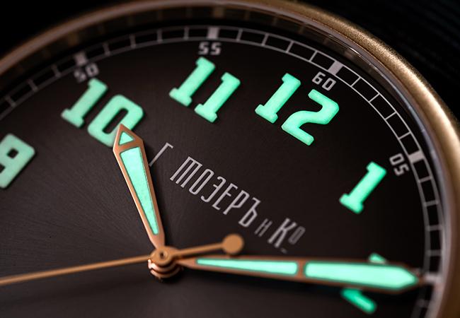 亨利慕時H. Moser & Cie.傳承者“Since 1828”青銅腕錶