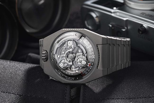 鈦之盔甲！URWERK UR-100V Full Titanium Jacket限量錶