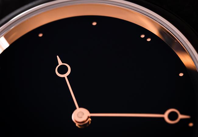 亨利慕時H. Moser & Cie.勇創者小秒針Total Eclipse腕錶 